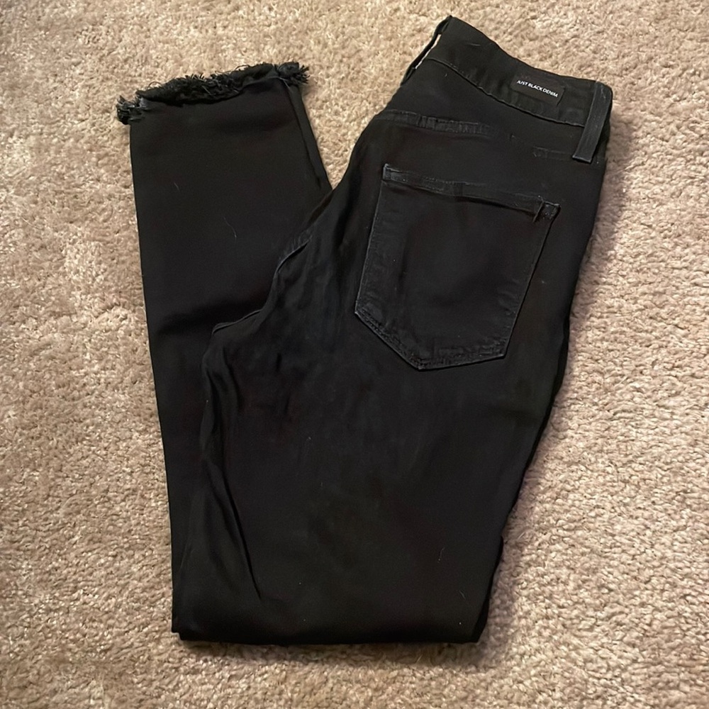 Just Black Denim Black Skinny Jean Fray Bottoms